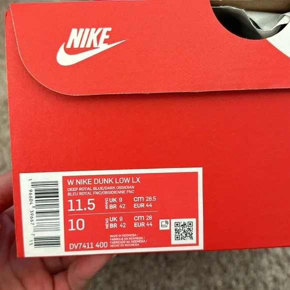Dunk low LX NIB - Picture 2 of 2